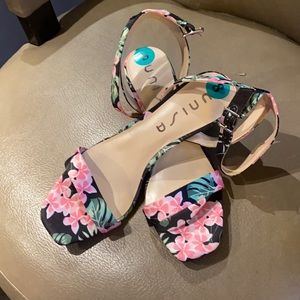 Heeled sandals